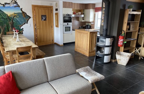 Flaine Ski Chalet | Cosy Chalet 10 p (babies included) close by ski slopes