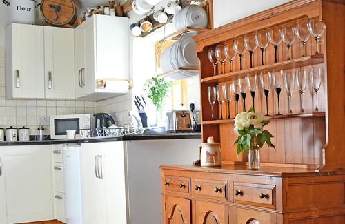 Dorchester Cottage | Cosy Character Holiday Cottage in Dorset Village