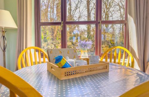 Kewstoke House | Cosy & Characterful, Seaside Cottage, Dog Friendly