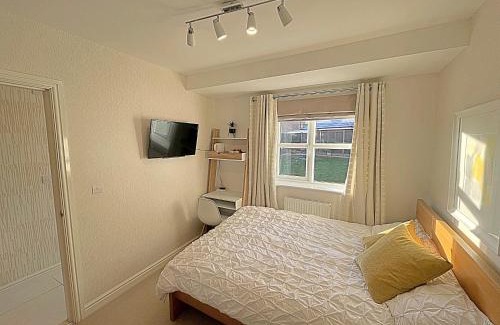 Loughborough Apartment | Cosy & Chic in great location near Loughborough Uni & East Midlands Airport