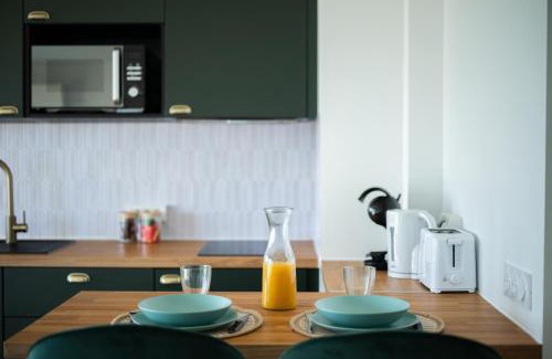 Cros-de-Cagnes Apartment | Cosy & Chill Appartements - Superbe vue mer, Wifi & Clim