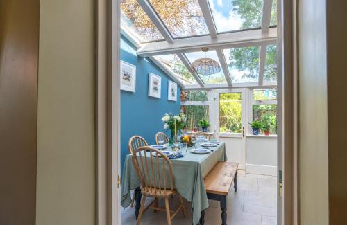 Oxford House | Cosy City-Centre House near Train Station & Business School, with Garden