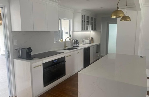 Tegerin House | Cosy Coast House Retreat - Entire Home