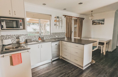 Lancelin House | Cosy. Coastal. Comfort. Sums up this 3x1!