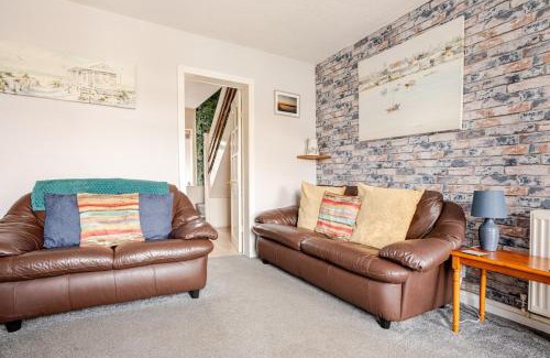 Haverigg House | Cosy, coastal cottage- Beach, Pub and shop nearby