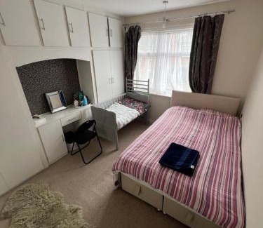 Loughborough House | Cosy & comfortable home in the heart of Loughborough