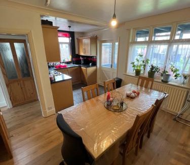 Loughborough House | Cosy & comfortable home in the heart of Loughborough