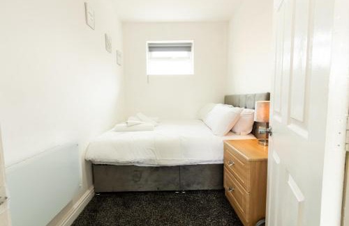 Swinton Apartment | Cosy & Compact Apartment in Swinton