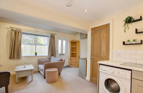 Bridgwater Apartment | Cosy Contained Riverside 1bed - 2 Floors - Parking