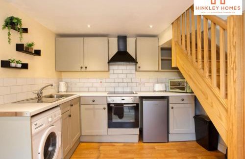 Bridgwater Apartment | Cosy Contained Riverside 1bed - 2 Floors - Parking