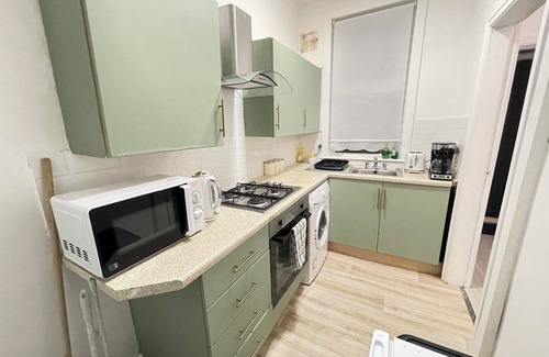 Harehills House | Cosy Contractor Stay-Sleeps 4