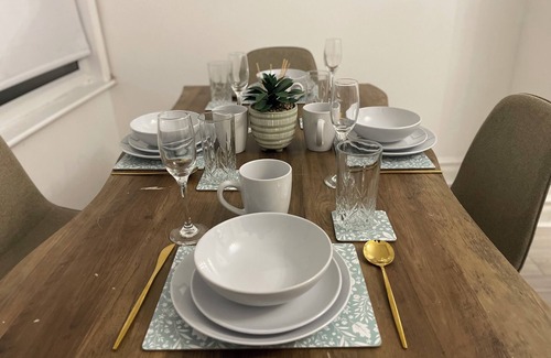 Harehills House | Cosy Contractor Stay-Sleeps 4