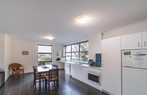 Kronkup Apartment | Cosy Corner Sea View Apartments