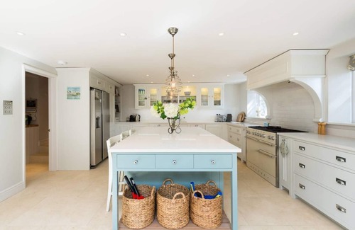 Woodstock House | Cosy Cotswold Cottage near Blenheim Palace, Woodstock and Soho Farmhouse