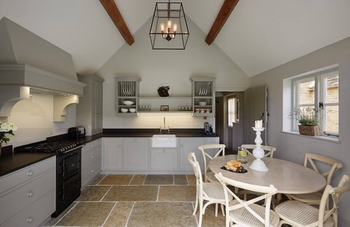 Southrop House | Cosy Cotswolds Retreat - Boutique Interiors