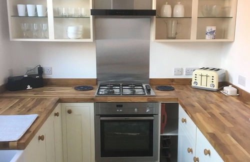 Woodhorn House | Cosy Cottage with log burner, Northumberland 5min drive to beach, pet friendly!