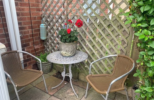Woodhorn House | Cosy Cottage with log burner, Northumberland 5min drive to beach, pet friendly!