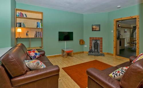 Lossiemouth House | Cosy Cottage Close to East Beach, Shops, Restaurants and RAF base