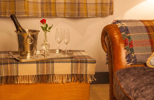 Brecon Cottage | Cosy cottage in hamlet with pub, near Brecon - children and/or dogs welcome!