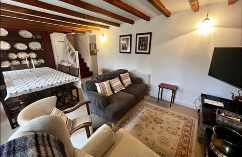 Upper Killay House | Cosy cottage in peaceful location