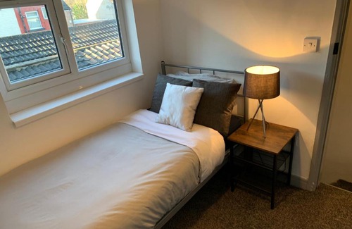 Middlesbrough House | Cosy Cottage in Redcar - Workstays UK
