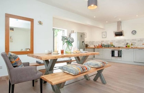 Honiton House | Cosy cottage in the Blackdown hills, Devon