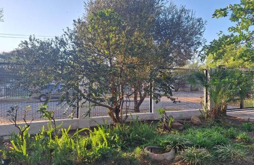 Parys House | Cosy Cottage on Boom - Loadshedding Friendly