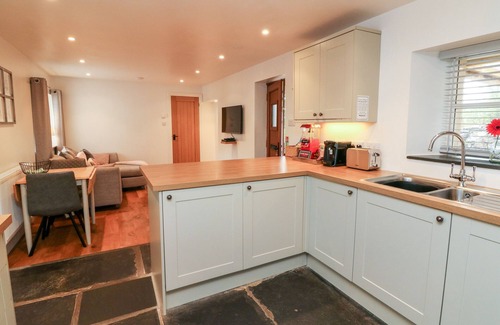 Lifton Cottage | COSY COTTAGE, pet friendly, character holiday cottage in Lifton