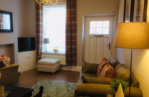 Wing House | Cosy cottage (Sleeps 4 + cot) perfect to explore Hadrian's Wall and Lakes