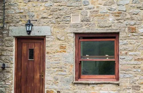 Fremington Cottage | Cosy Cottage, Stunning Views, Walks from the door, Pubs within walking distance