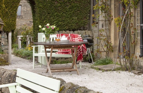 Rowsley Cottage | Cosy Cottage with all year indoor pool, set in 9 acres of garden, amazing views