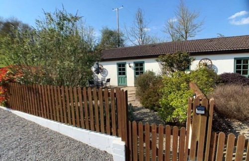 Wedmore Cottage | Cosy Country Cottage near Cheddar and Wedmore