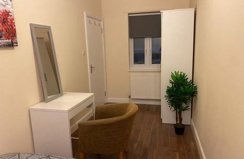 Ealing House | Cosy Ealing Homestay