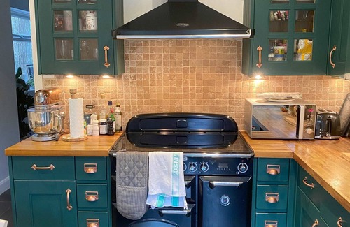 Earlsfield Apartment | Cosy Earlsfield pad with Garden