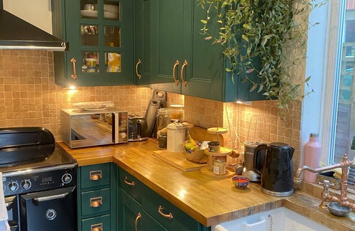 Earlsfield Apartment | Cosy Earlsfield pad with Garden