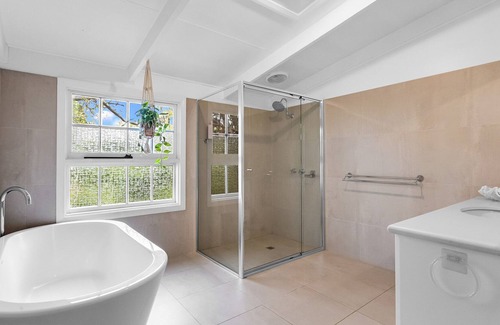 Mildura House | Cosy, Eclectic Inner City 3BR Spacious Period Home