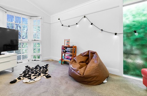 Mildura House | Cosy, Eclectic Inner City 3BR Spacious Period Home
