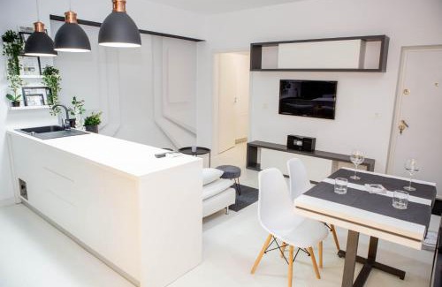 Voluntari Apartment | cosy ELFs crib 1, Voluntari ,free parking, self check in and check out, by ELF properties