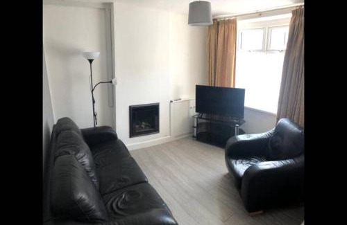 Lancaster House | Cosy end terrace