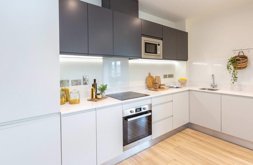 Inchicore Apartment | Cosy Ensuite Room 15mins to City Centre