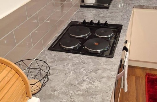 Edmonton House | Cosy Entire House Open Kitchen 2 Bedroom for 5