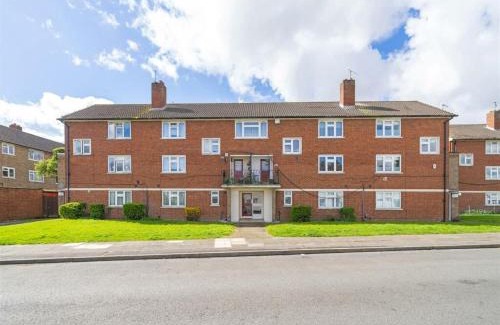 Bromley Common and Keston Apartment | Cosy entire one bedroom hideaway