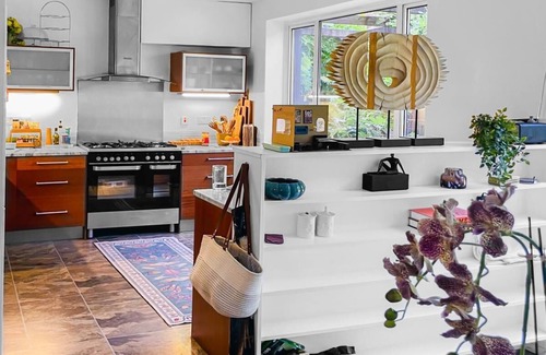 Coombe Hill House | Cosy Family Home in Kingston