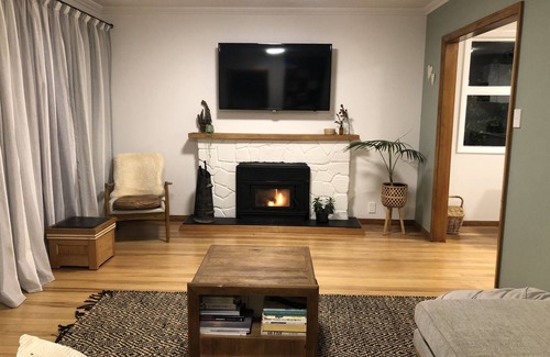 Leamington House | Cosy Family Home