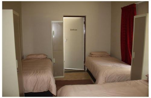 Lephalale House | Cosy farmhouse for 4 persons