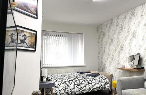 Acocks Green Apartment | Cosy Flat 6 People, Short Drive - NEC-Airport-Birmingham-Solihull