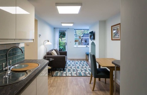 Sheffield Apartment | Cosy flat close to University and hospitals