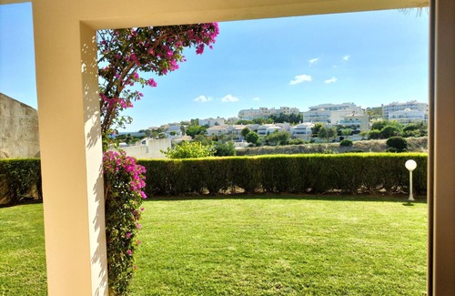 Porto de Mos Apartment | Cosy flat retreat near by beach with nice pateo and views