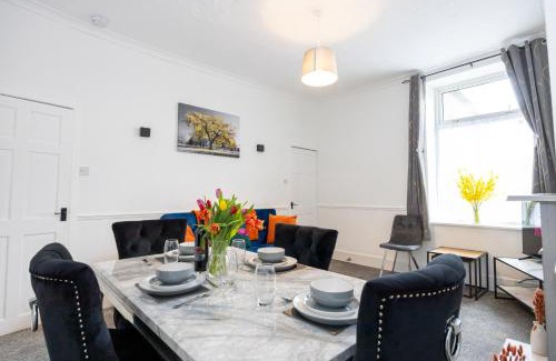Blackburn House | Cosy Four Bedroom Terrace Rishton