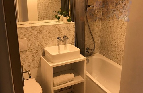 Les Varcins Apartment | Cosy apartment 4 minute drive from the slopes and Saint Martin De Bellville